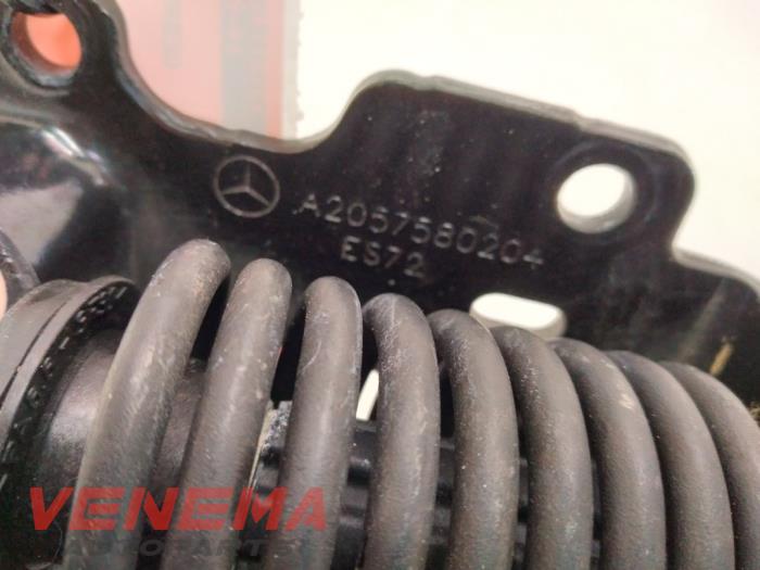 Boot lid hinge from a Mercedes-Benz C (R205) C-63 AMG 4.0 V8 Biturbo 2018