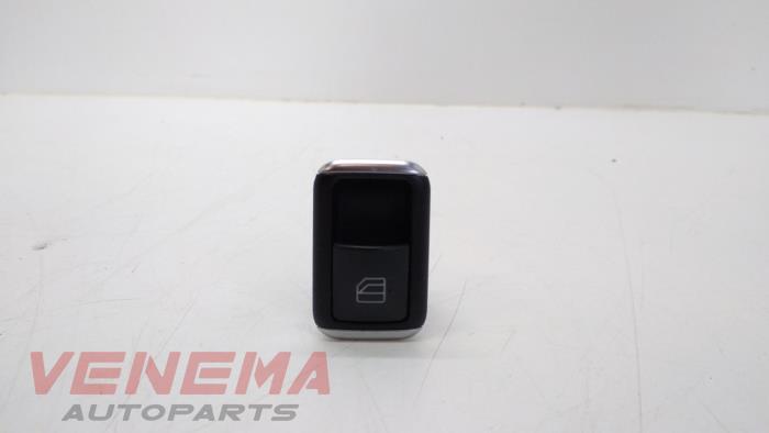 Usados Interruptor de ventanilla eléctrica Mercedes E Estate (S212) E-250 CDI 16V BlueEfficiency,BlueTEC Precio € 9,99 Norma de margen ofrecido por Venema Autoparts
