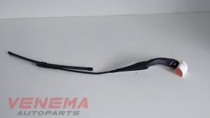 Used Front wiper arm BMW 3 serie Touring (F31) 316d 2.0 16V Price € 14,99 Margin scheme offered by Venema Autoparts