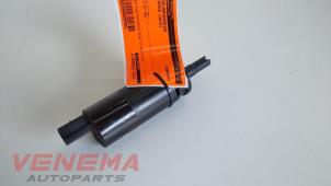 Used Headlight washer pump BMW 1 serie (E88) 118i 16V Price € 24,99 Margin scheme offered by Venema Autoparts