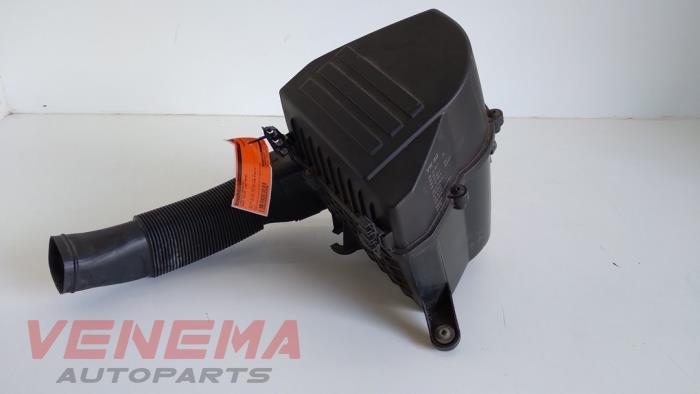 Cuerpo de filtro de aire de un Seat Ibiza IV (6J5) 1.6 TDI 105 2015