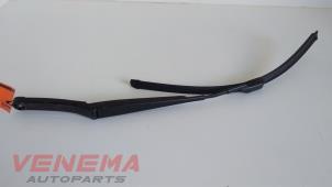 Used Front wiper arm Seat Ibiza IV (6J5) 1.6 TDI 105 Price € 14,99 Margin scheme offered by Venema Autoparts