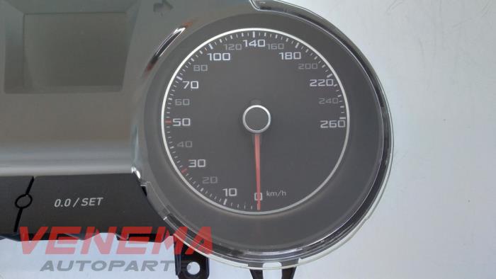 Cuentakilómetros de un Seat Ibiza IV (6J5) 1.6 TDI 105 2015