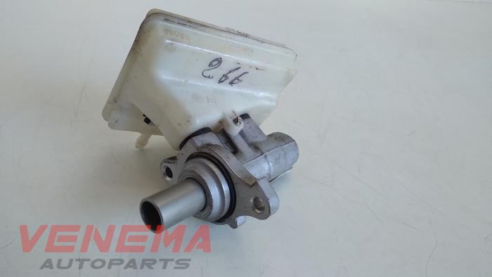 Master cylinder from a MINI Mini (R56) 1.6 16V Cooper 2009