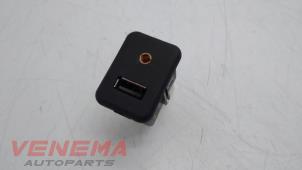 Usados Conexión AUX-USB Opel Adam 1.2 16V Precio € 9,99 Norma de margen ofrecido por Venema Autoparts
