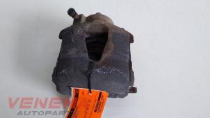 Usados Pinza de freno derecha delante Skoda Yeti (5LAC) 1.4 TSI 16V Precio € 9,99 Norma de margen ofrecido por Venema Autoparts