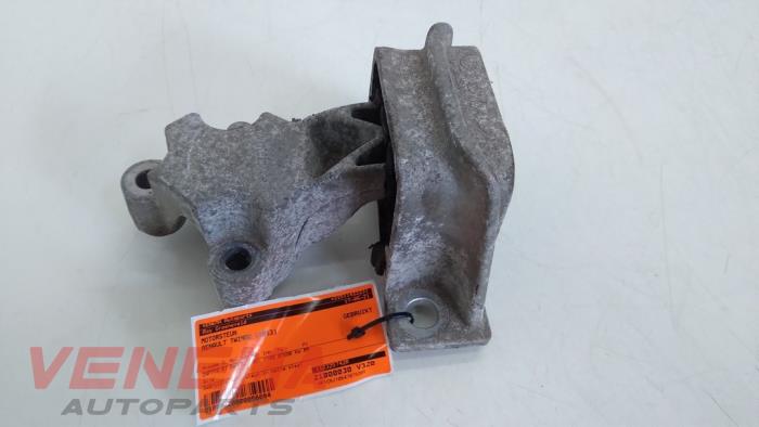 Usagé Support moteur Renault Twingo II (CN) 1.2 16V Prix € 14,99 Règlement à la marge proposé par Venema Autoparts