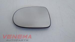 Used Mirror glass, right Renault Twingo II (CN) 1.2 16V Price € 14,99 Margin scheme offered by Venema Autoparts