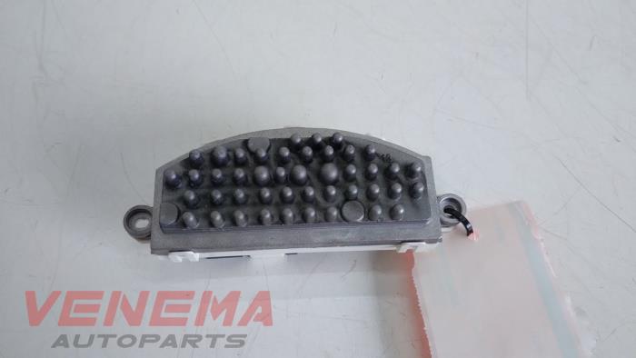 Heater resistor from a BMW 3 serie Touring (F31) 316d 2.0 16V 2013