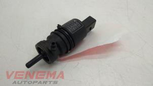 Used Windscreen washer pump BMW 3 serie Touring (F31) 316d 2.0 16V Price € 14,99 Margin scheme offered by Venema Autoparts