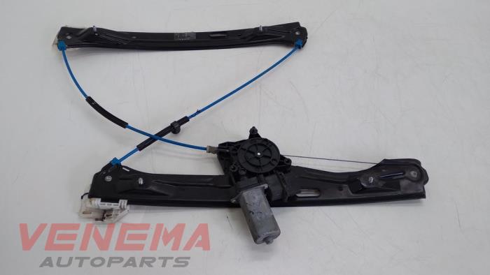 Window mechanism 4-door, front right from a BMW 3 serie Touring (F31) 316d 2.0 16V 2013