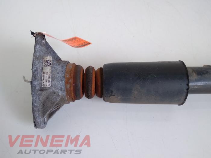 Rear shock absorber, left from a BMW 3 serie Touring (F31) 316d 2.0 16V 2013