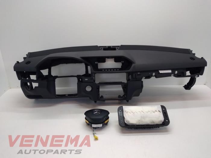 Airbag set + dashboard de un Mercedes-Benz E (W212) E-220 CDI 16V BlueEfficiency,BlueTEC 2015