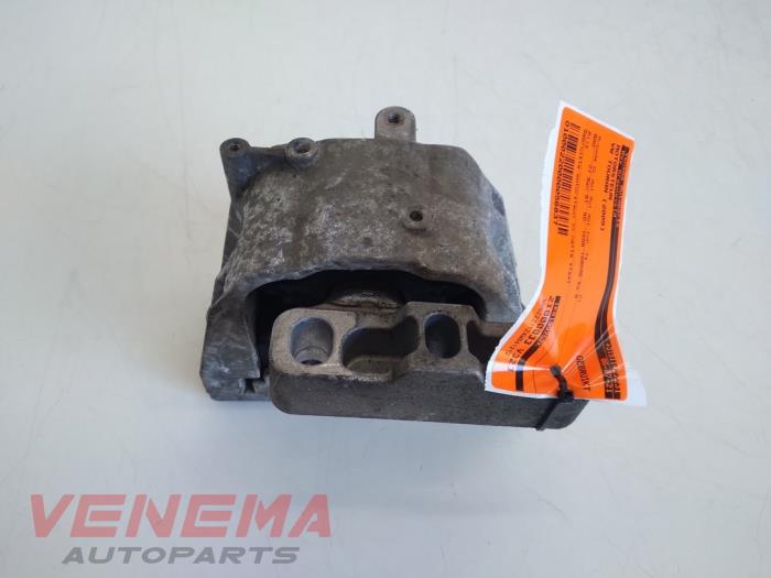Used Engine mount Volkswagen Touran (1T1/T2) 1.6 FSI 16V Price € 39,99 Margin scheme offered by Venema Autoparts
