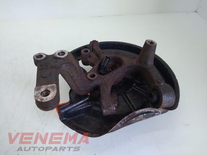 Knuckle, rear left from a Volkswagen Touran (1T1/T2) 1.6 FSI 16V 2005