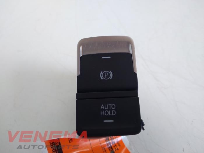 Interruptor de freno de mano de un Volkswagen Golf VII Variant (AUVV) 1.2 TSI 16V BlueMOTION 2016