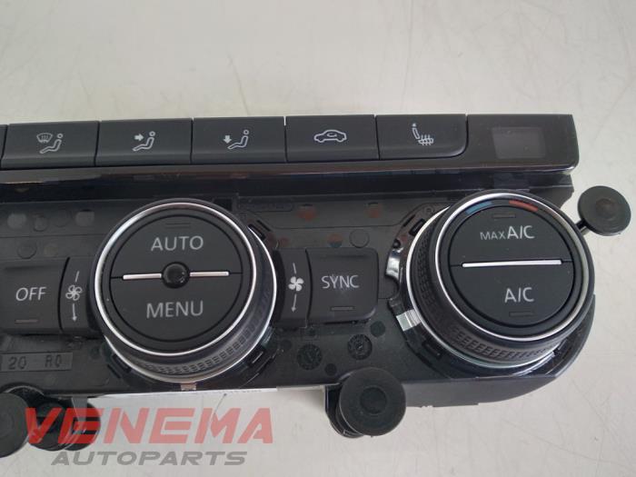 Heater control panel from a Volkswagen Golf VII Variant (AUVV) 1.2 TSI 16V BlueMOTION 2016
