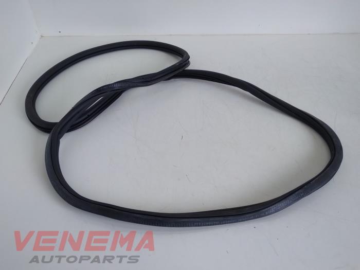 Front door seal 4-door, right Volkswagen Golf VII Variant 1.2 TSI 16V ...