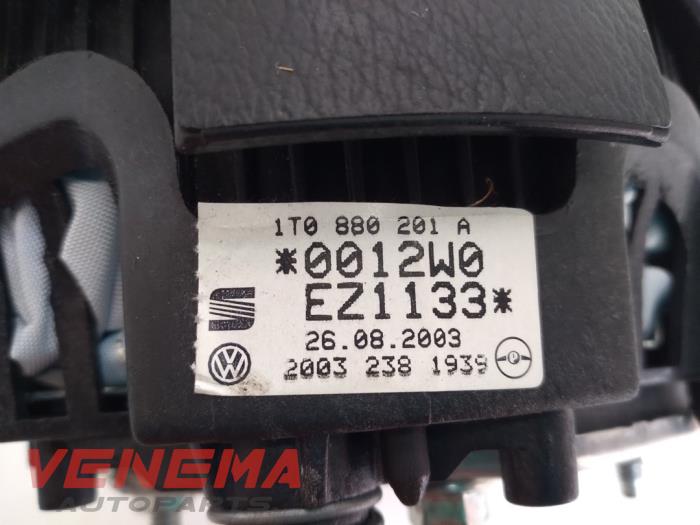 Left airbag (steering wheel) from a Volkswagen Touran (1T1/T2) 1.6 FSI 16V 2005