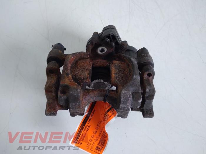 Support d'étrier de frein – 8V0615425