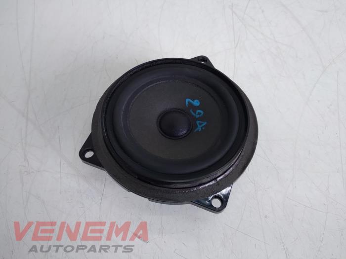 Używane Glosnik BMW 5 serie Touring (F11) 520d 16V Cena € 14,99 Procedura marży oferowane przez Venema Autoparts