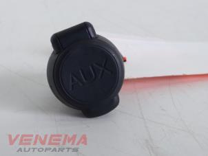 Gebrauchte AUX / USB-Anschluss Citroen C3 (SC) 1.6 HDi 92 Preis € 9,99 Margenregelung angeboten von Venema Autoparts