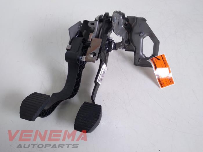 Gebrauchte Pedale Set Peugeot 208 I (CA/CC/CK/CL) 1.2 Vti 12V PureTech 82 Preis € 49,99 Margenregelung angeboten von Venema Autoparts