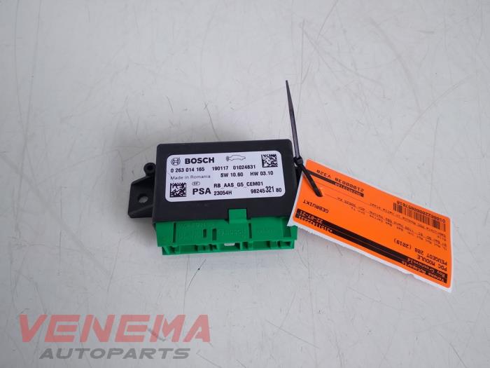 Begagnade PDC-modul Peugeot 208 I (CA/CC/CK/CL) 1.2 Vti 12V PureTech 82 Pris € 79,99 Marginaltabell erbjuds av Venema Autoparts