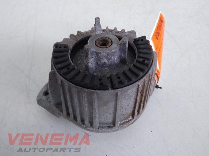 Used Engine mount Mercedes C Estate (S204) 2.2 C-220 CDI 16V Price € 24,99 Margin scheme offered by Venema Autoparts