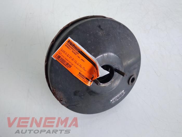 Begagnade Bromsservo Renault Twingo II (CN) 1.2 16V Pris € 24,99 Marginaltabell erbjuds av Venema Autoparts