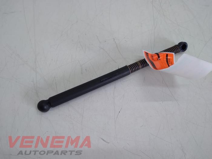 Begagnade Diverse BMW 1 serie (E88) 118d 16V Pris € 14,99 Marginaltabell erbjuds av Venema Autoparts