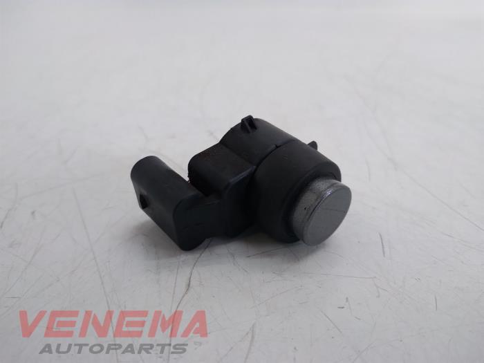 Usados Sensor PDC BMW 1 serie (E88) 118d 16V Precio € 18,99 Norma de margen ofrecido por Venema Autoparts