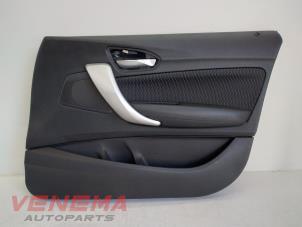 Używane Tapicerka drzwi prawych przednich wersja 4-drzwiowa BMW 1 serie (F20) 114i 1.6 16V Cena € 49,99 Procedura marży oferowane przez Venema Autoparts