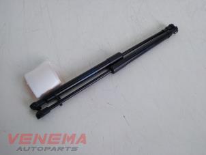 Used Set of gas struts for boot BMW 3 serie (E90) 320i 16V Price € 49,99 Margin scheme offered by Venema Autoparts
