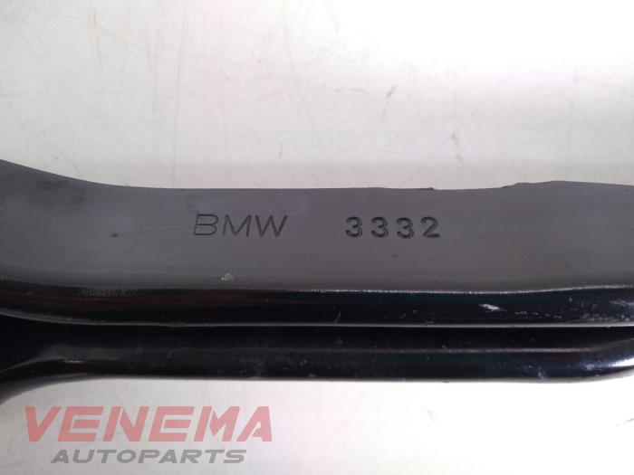 Bras de suspension arrière droit d'un BMW 3 serie (E90) 320i 16V 2011