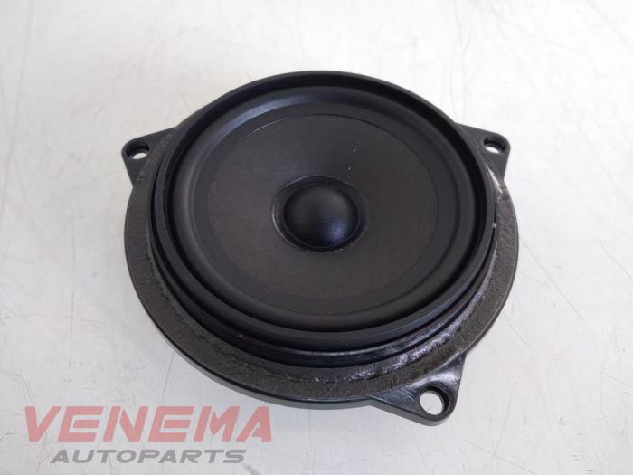 Używane Glosnik BMW 3 serie (E90) 320i 16V Cena € 9,99 Procedura marży oferowane przez Venema Autoparts