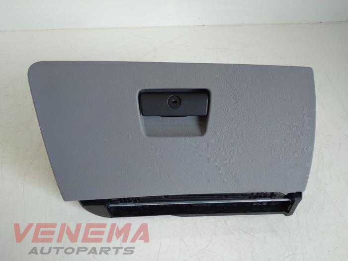 Begagnade Handskfack BMW 3 serie (E90) 320i 16V Pris € 29,99 Marginaltabell erbjuds av Venema Autoparts