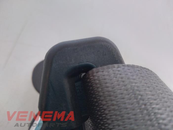 Cinturón de seguridad derecha delante de un BMW 3 serie (E90) 320i 16V 2011