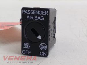 Used Airbag switch Seat Leon ST (5FF) 2.0 TDI 16V Price € 19,99 Margin scheme offered by Venema Autoparts