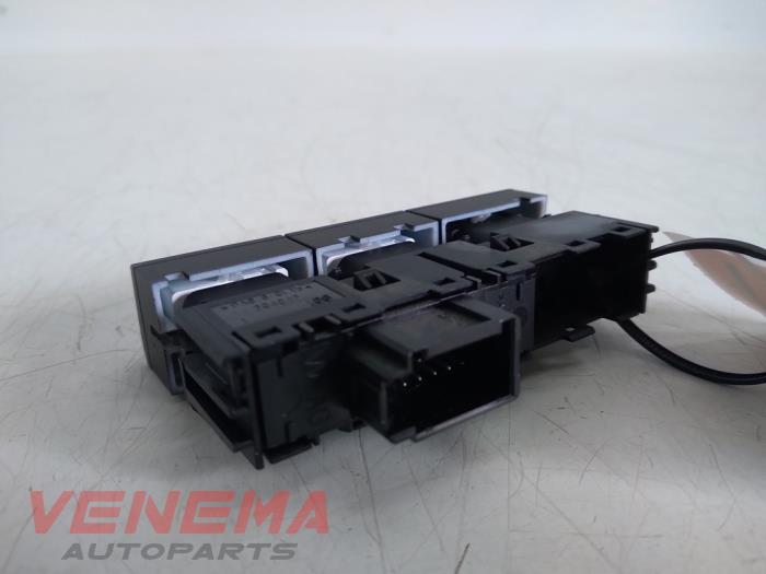 PDC switch from a Seat Leon ST (5FF) 2.0 TDI 16V 2015