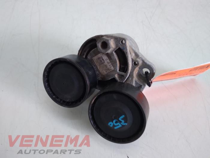 Usados Tensor correa múltiple BMW 1 serie (F20) 114d 1.6 16V Precio € 34,99 Norma de margen ofrecido por Venema Autoparts