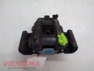 Begagnade Bakre bromsok, vänster BMW 1 serie (F20) 114d 1.6 16V Pris € 19,99 Marginaltabell erbjuds av Venema Autoparts