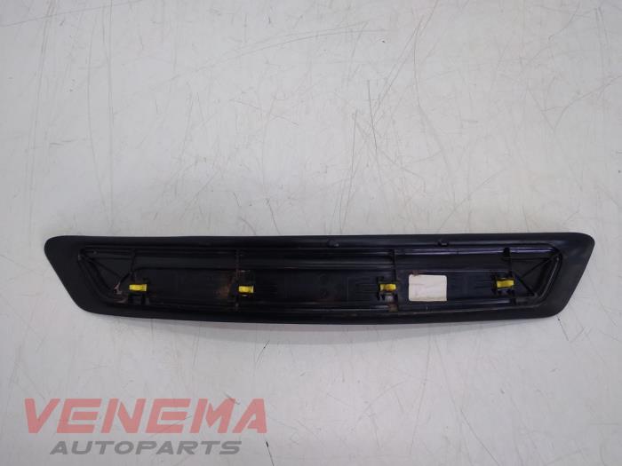 Door sill left from a BMW 1 serie (F20) 114d 1.6 16V 2015