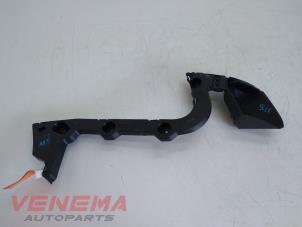 Used Rear bumper bracket, left Ford Focus 3 Wagon 1.0 Ti-VCT EcoBoost 12V 125 Price € 14,99 Margin scheme offered by Venema Autoparts