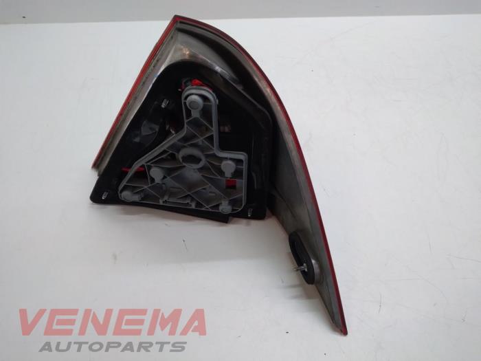 Taillight, left from a Mercedes-Benz C (W203) 2.2 C-200 CDI 16V 2002