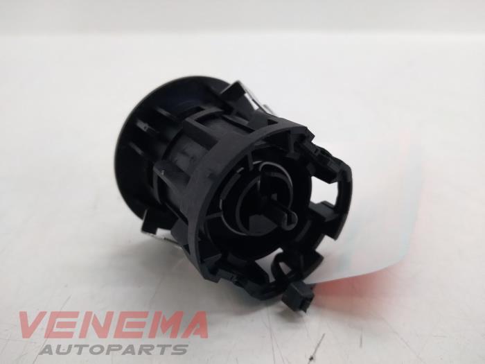 Airbag switch from a BMW 2 serie (F23) 218i 1.5 TwinPower Turbo 12V 2019