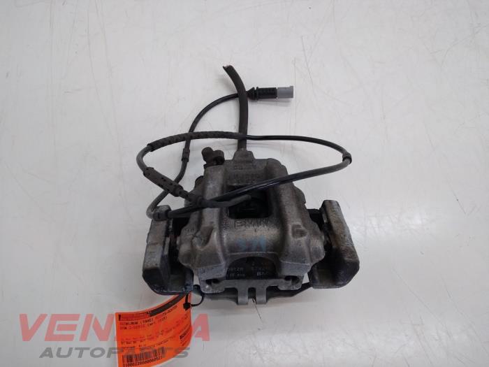 Gebrauchte Bremszange rechts hinten BMW 2 serie (F23) 218i 1.5 TwinPower Turbo 12V Preis € 14,99 Margenregelung angeboten von Venema Autoparts