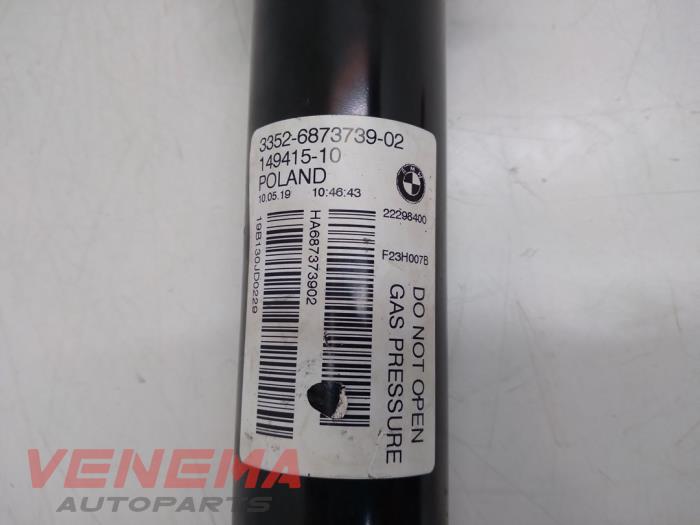 Rear shock absorber, right from a BMW 2 serie (F23) 218i 1.5 TwinPower Turbo 12V 2019