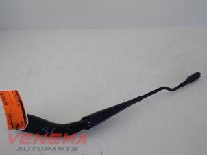 Used Front wiper arm BMW 2 serie (F23) 218i 1.5 TwinPower Turbo 12V Price € 19,99 Margin scheme offered by Venema Autoparts
