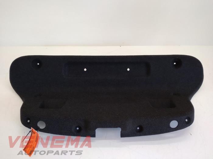 Boot lid trim from a BMW 2 serie (F23) 218i 1.5 TwinPower Turbo 12V 2019